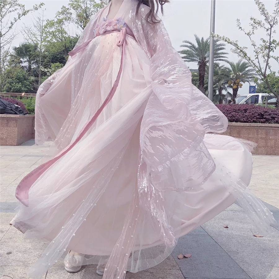 可当头像的汉服,不露脸也想和你网恋?网友:波妞波妞我
