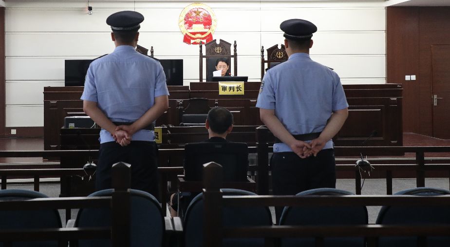 被告人侯宝东于2008年,2009年前后加入曹军黑社会性质组织,担任"辽西