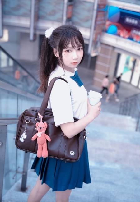 美少女制服cosplay 肉嘟嘟的小脸 网友 萌萌哒 看点快报