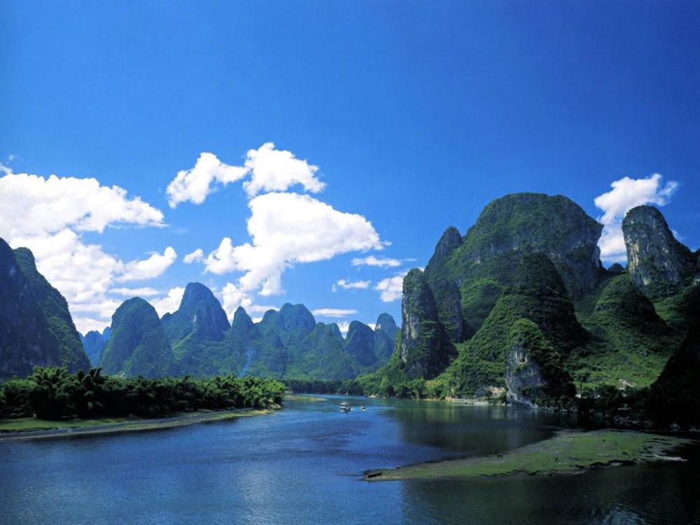 桂林 "桂林山水甲天下"外国人来中国也会提前攻略,而桂林的山水风景