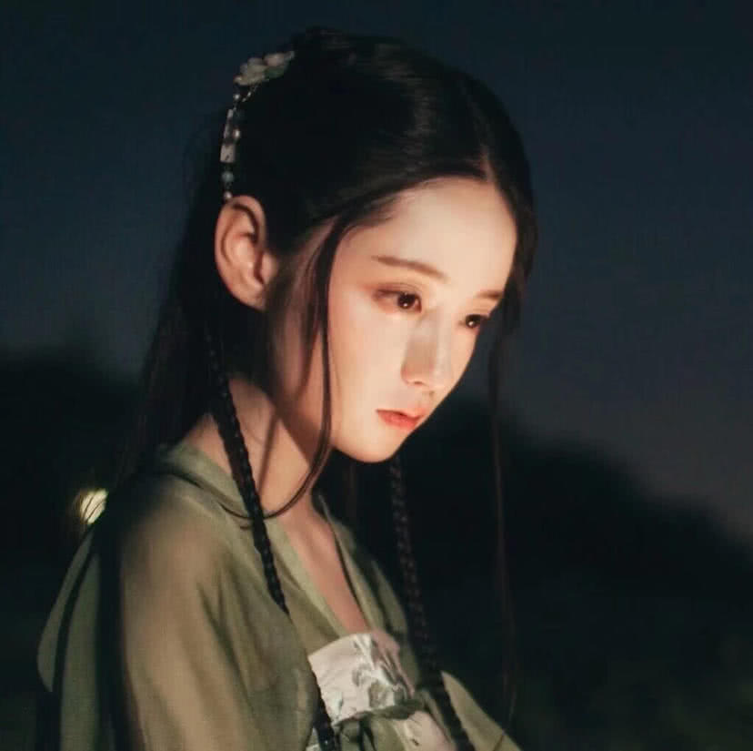 清新脱俗·古风·女生头像:你似辛香醉人酒,三分意乱七分愁