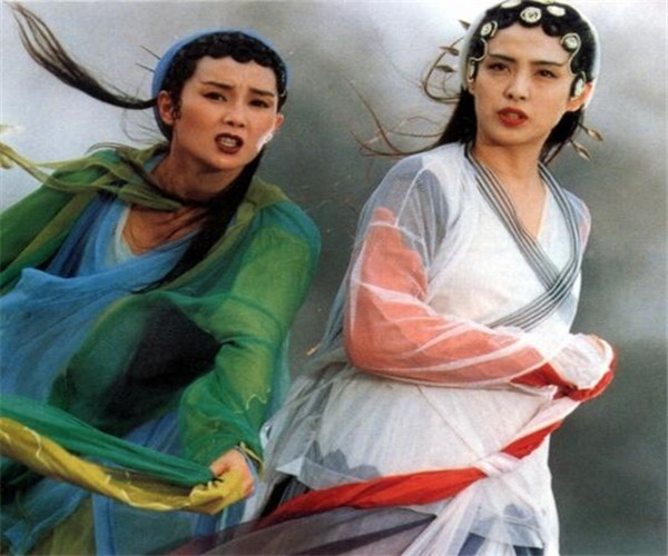 《青蛇》:白素贞和小青决裂,小青和法海相爱,这是一部