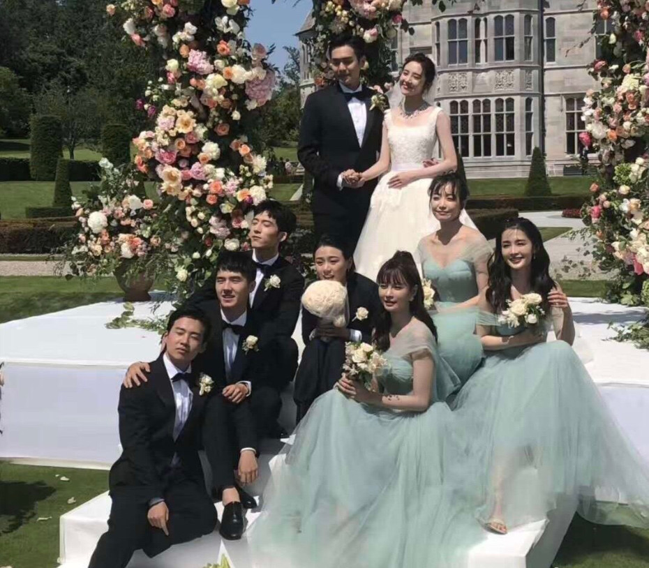 张若昀唐艺昕结婚现场,伴娘伴郎团曝光,这是什么神仙颜值