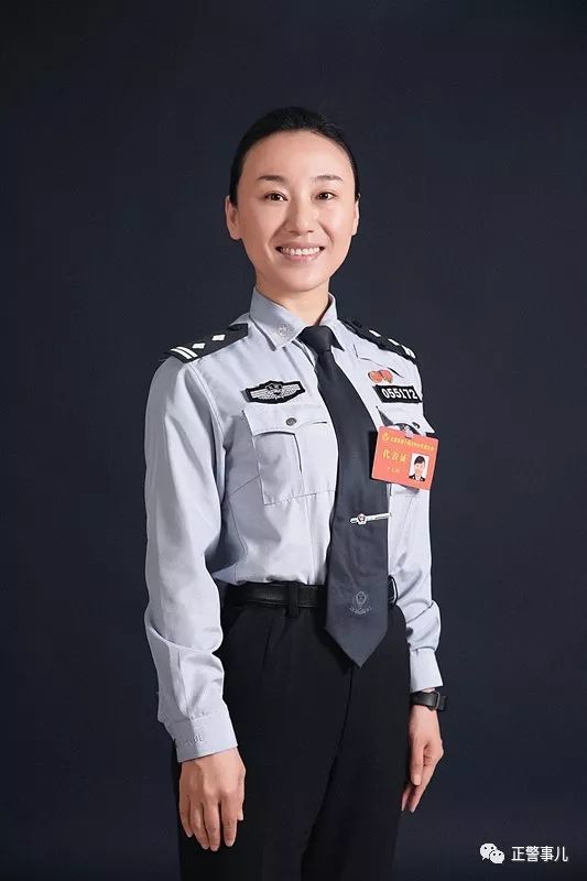 女警察们聚在一起都会聊什么?