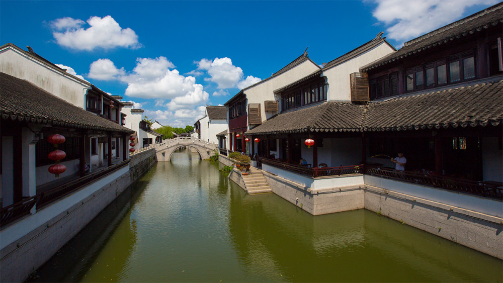 江苏一座很受欢迎的古镇,是中国特色景观旅游名镇,名字却难读对