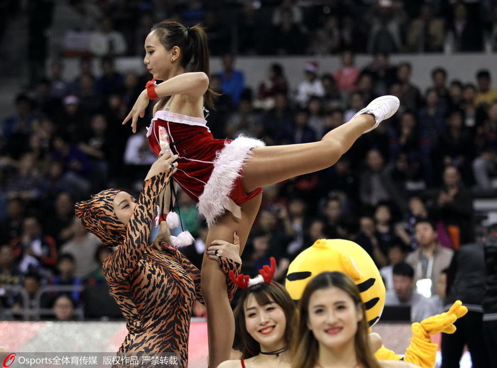 性感篮球宝贝火辣胸猛 高踢腿诱惑撩人