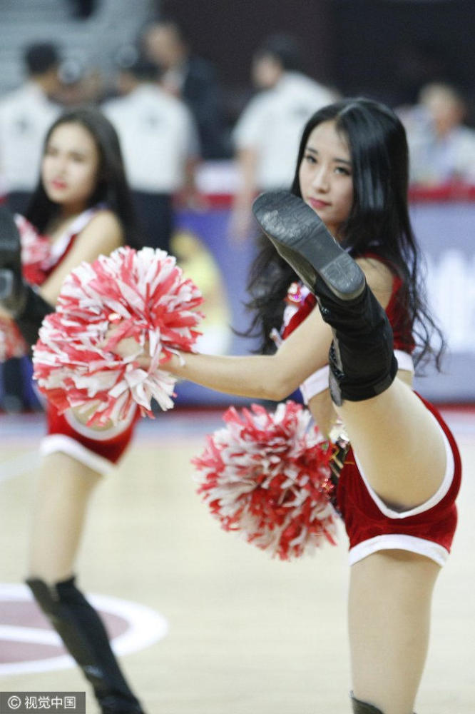 性感篮球宝贝火辣胸猛 高踢腿诱惑撩人