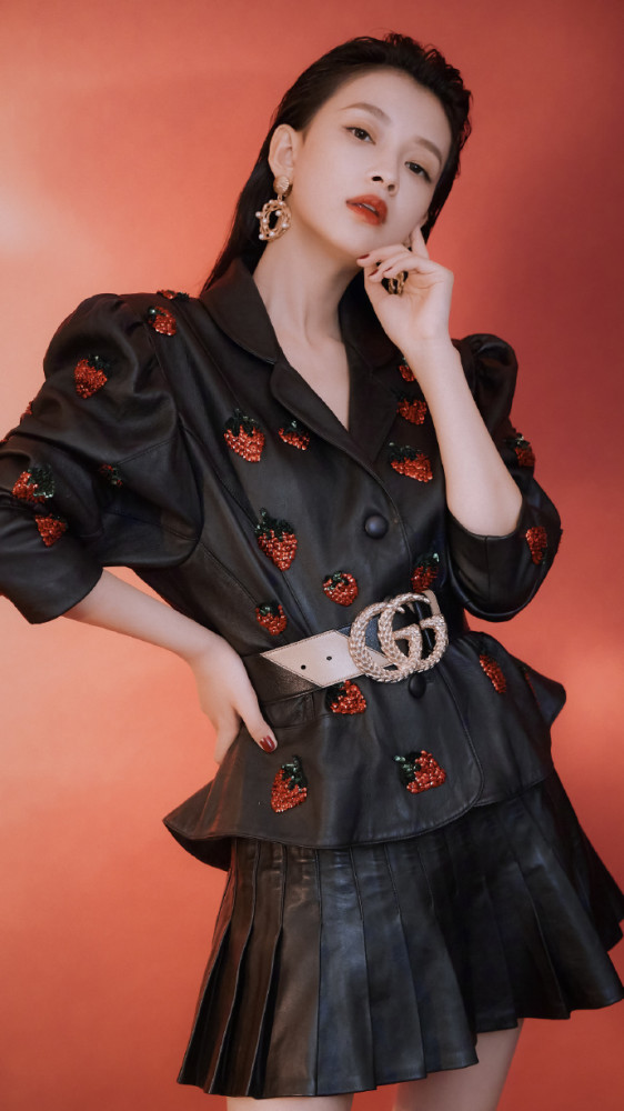 孙怡超美时尚写真,大背头清爽又干练,女王气势十足!
