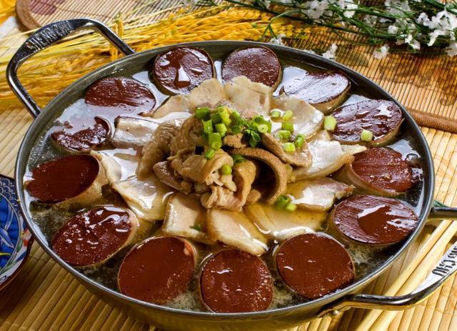 东北,中国美食,猪肉炖粉条,酸菜白肉血肠,锅包肉,杀猪菜