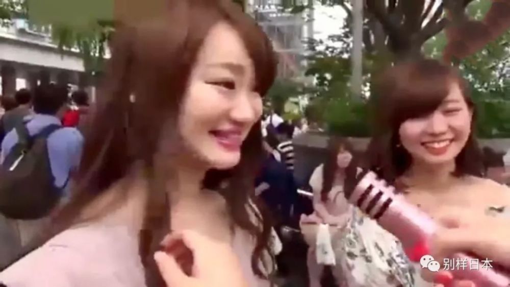 东京街头随访日本女性 您是否愿意和中国男性交往 回答让人出乎意料 看点快报