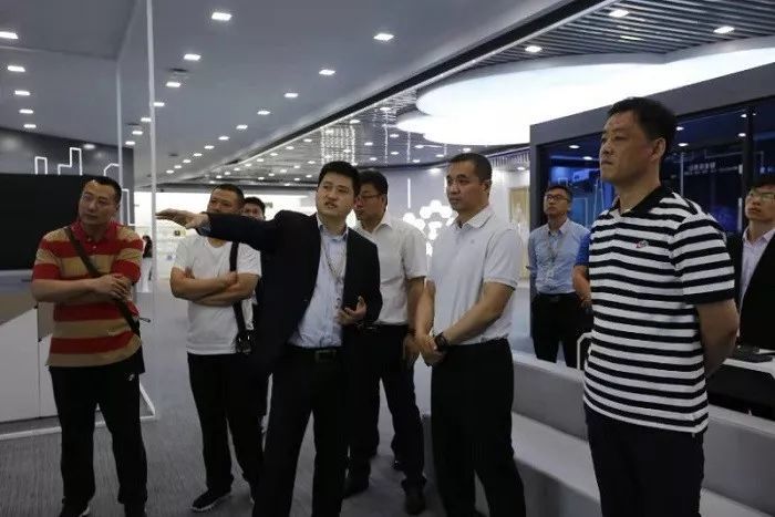副市长,公安局长吴强率队赴华为深圳总公司就深入推进