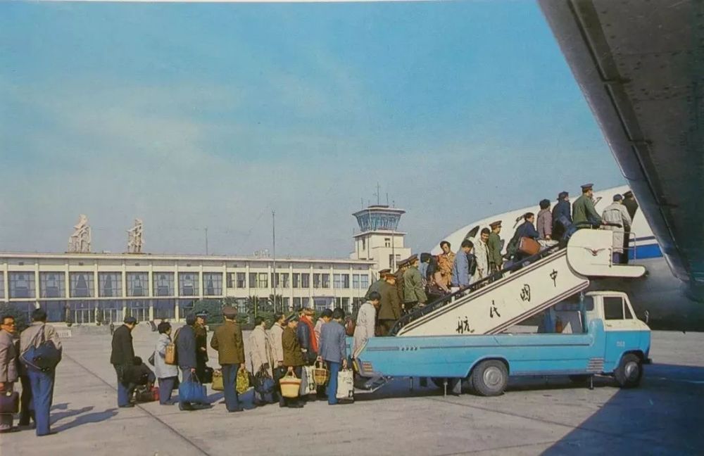 上世纪80年代的大校场机场 1997年南京禄口国际机场建成启用后,南京