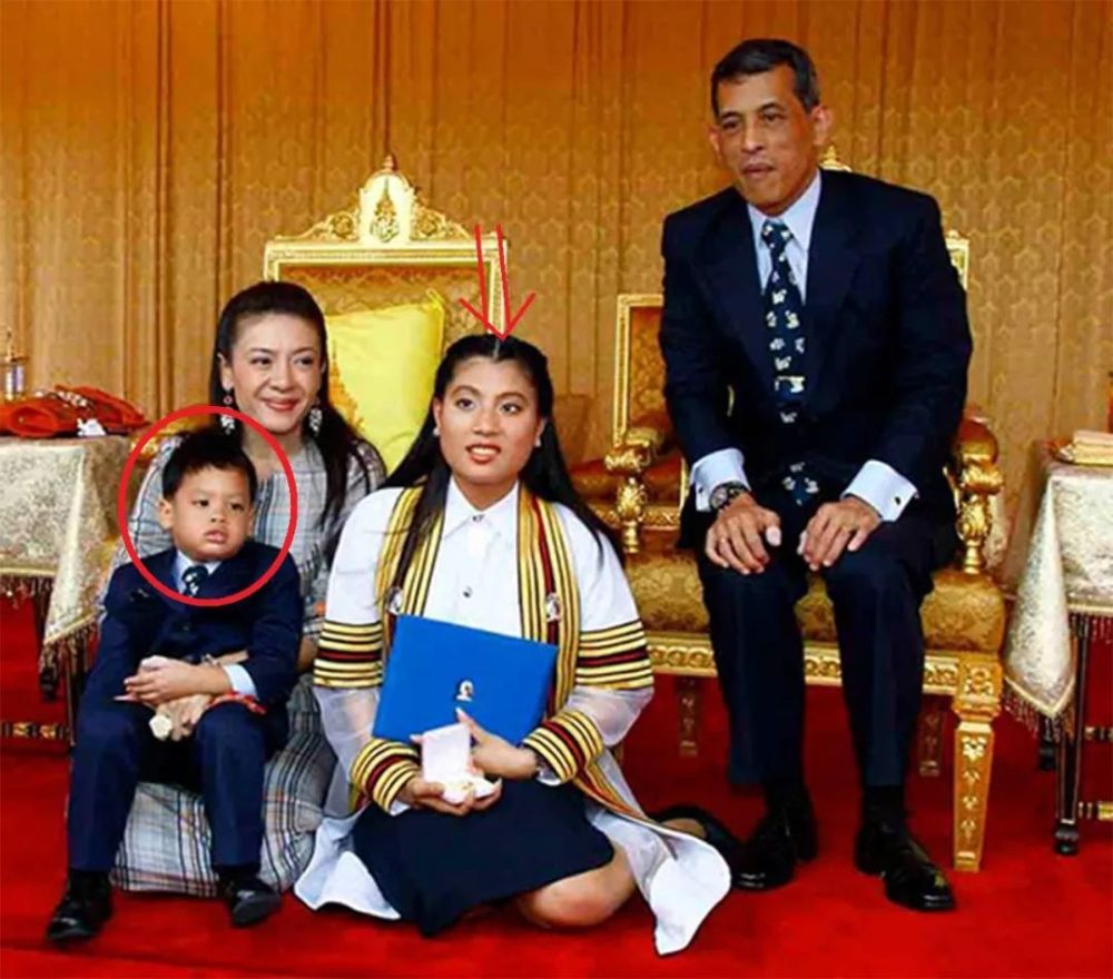 玛哈国王,泰王,玛哈·哇集拉隆功,泰国国王,王子