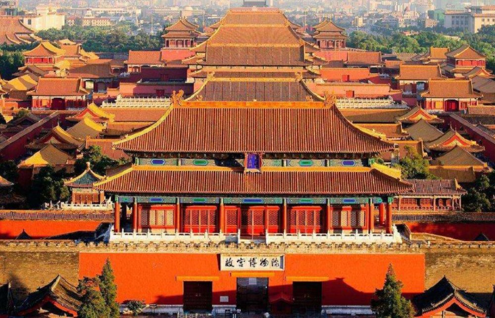 世界上最大的皇宫,面积远超于故宫,设计者是一位中国人!