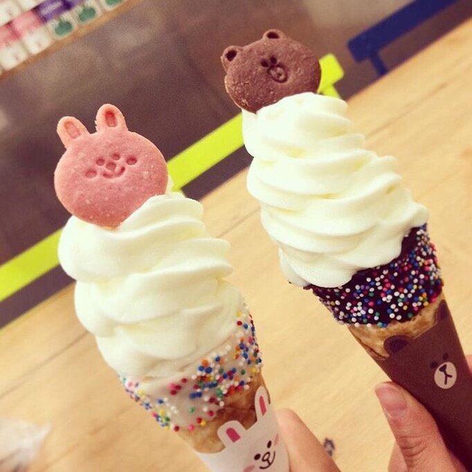 炎热的夏季冰淇淋是我们的最爱,冰淇淋都有"情侣款",羡慕!