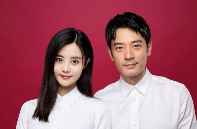 奚梦瑶何猷君结婚照被调侃,表情僵硬像p在一起,明星证件照谁赢了
