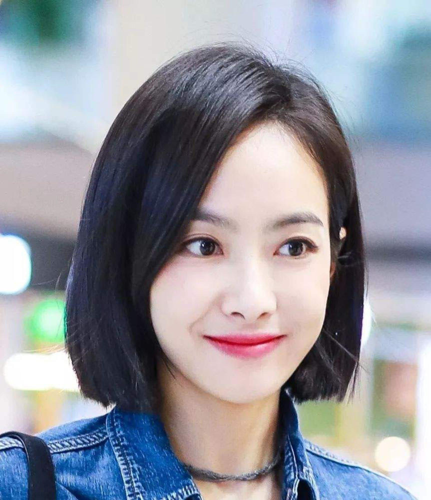 特别适合三十几岁的女人,所以先别急着染发,选对发型,黑发也能显气质