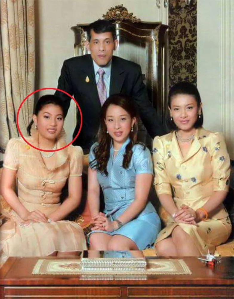 玛哈·哇集拉隆功,玛哈国王,公主,泰国,王室