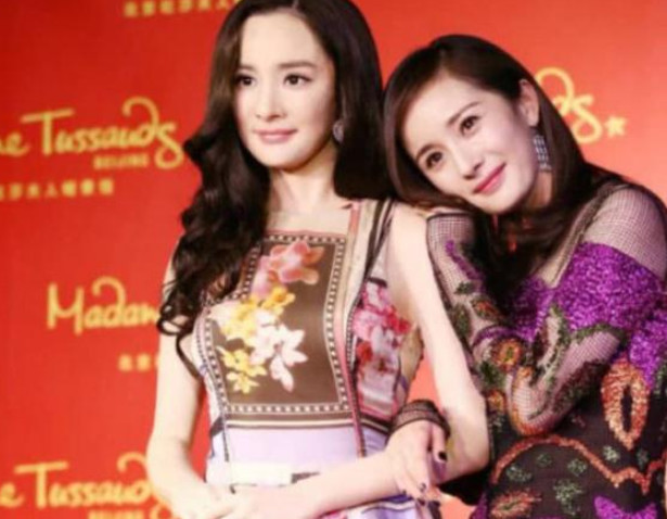 女星蜡像忍了赵丽颖,忍了刘涛,看到她网友一下没忍住笑喷了