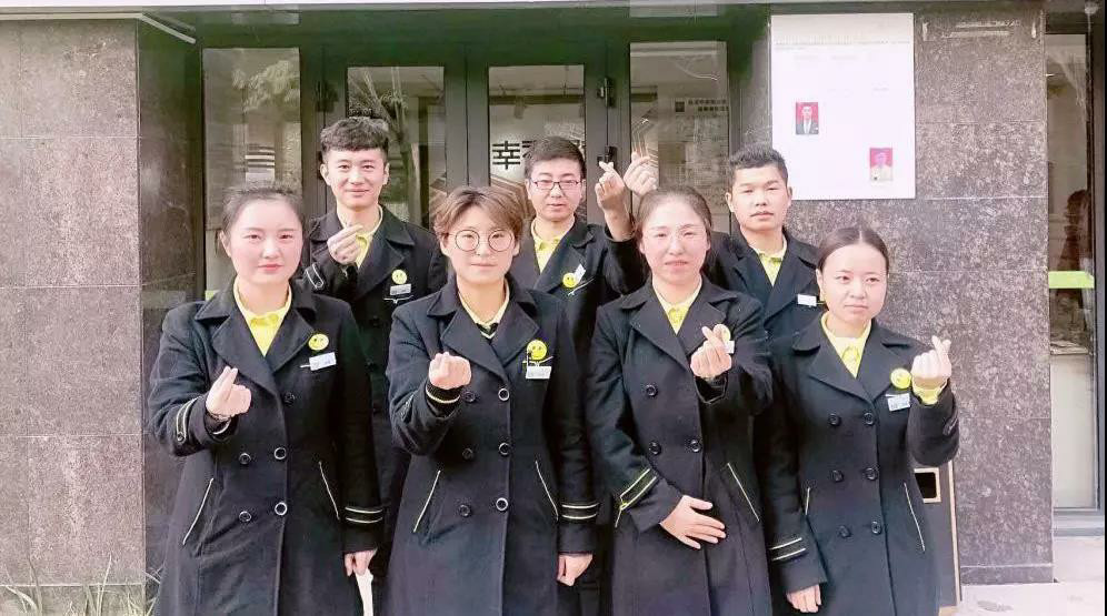 万科物业管家:业主和女朋友都是我生活中不可缺少的人