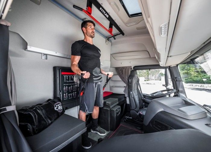 依维柯专注于健身的卡车驾驶室更像是移动的健身房