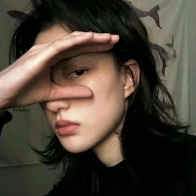 也是那个,可能会一个人哭到睡着的女孩