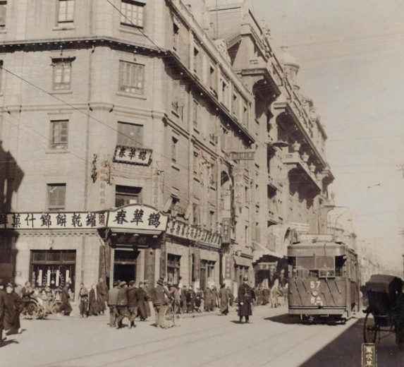 老照片:1940年天津市内八国联军侵犯,英法日各租界所见