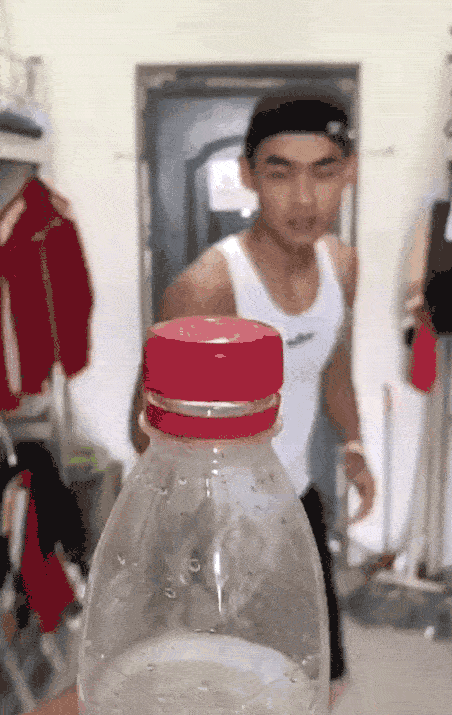 女生真的会拧不开瓶盖吗