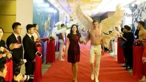 16萬的瘦臉、24萬的雙眼皮，天價(jià)整形背后的秘密！