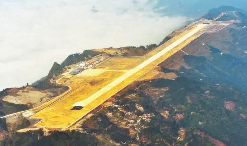 山顶上建机场:长2200米 占地7000平米
