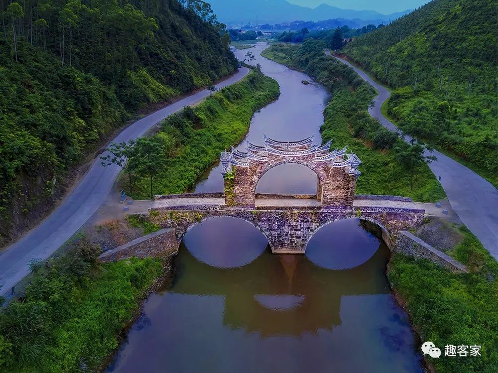 五百岁"桥坚强"屹立洪流 洪峰过境奇迹不倒——龙南太平桥