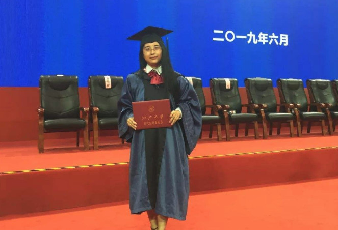 浙江大学最"孤独"毕业生,一届只有一个人,毕业展全靠自己策划