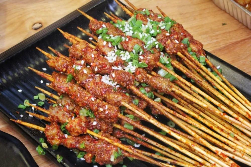 每天要卖一万多串烤肉!