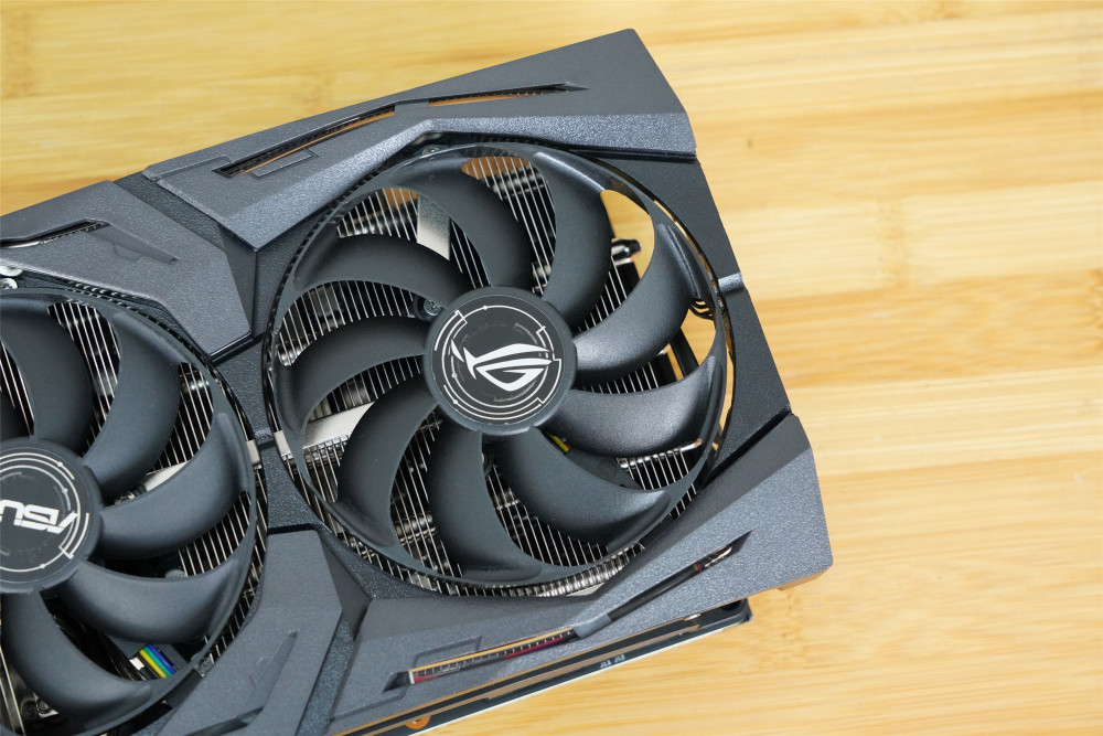 华硕rog strix rtx 2070 super 显卡开箱