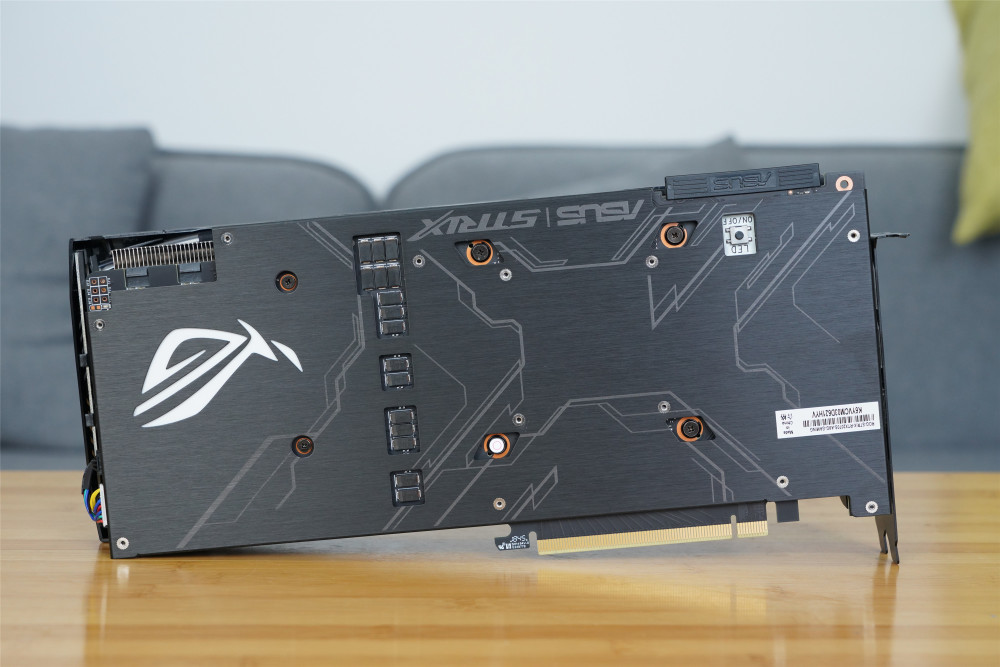 华硕rog strix rtx 2070 super 显卡开箱