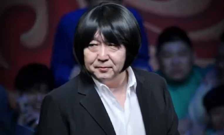 有种男扮女装叫于谦,当他戴上假发上台后,他才是全场最靓!