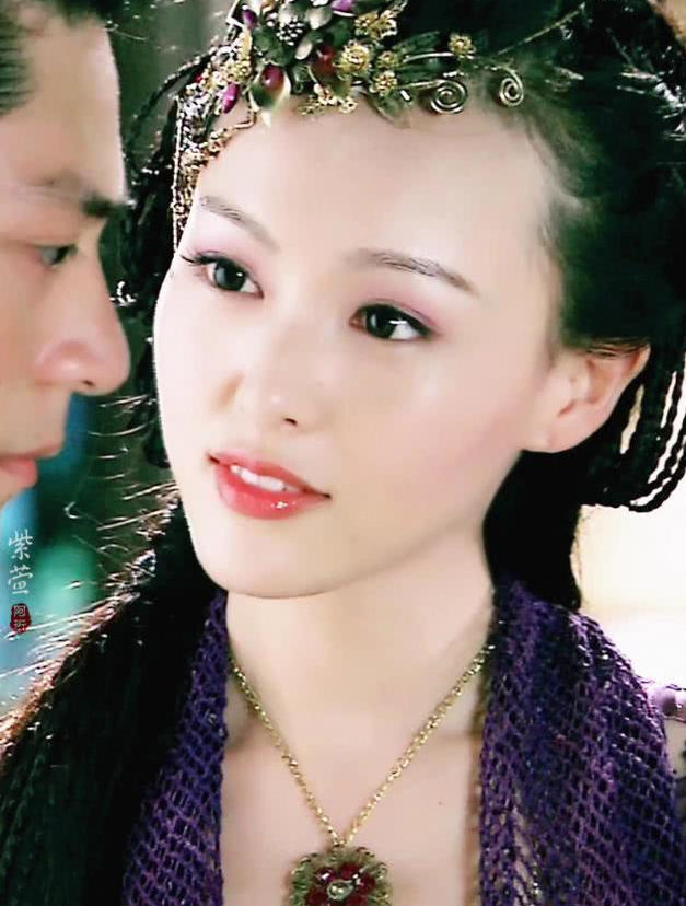 唐嫣新剧古装照曝光,颜值下降没有以前美了,这是怎么回事?