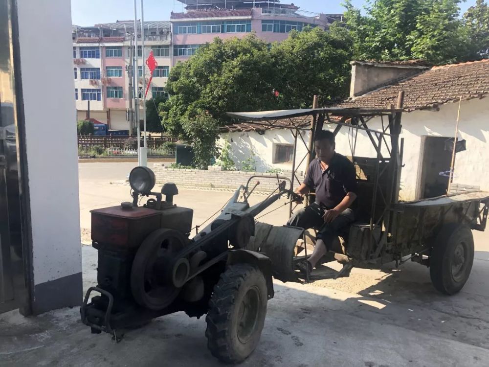 奋进70年 铭心70事┃1967年:工农-7型拖拉机驶入磐安