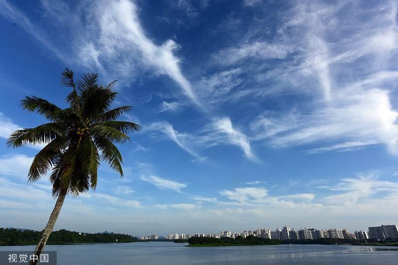 炎炎夏日,视觉中国美图分享:天空的高度犹如一个生命的高度