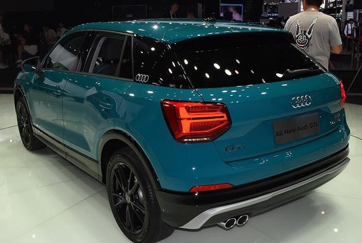 奥迪入门小型suv,优惠竟十七万起售,价格降了灯厂大灯