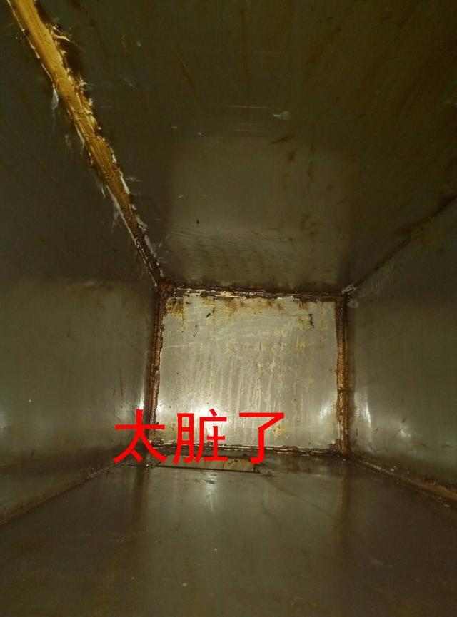4,烟道太脏,要知道油烟机如果长时间没清洗,烟道内部就会积垢过厚