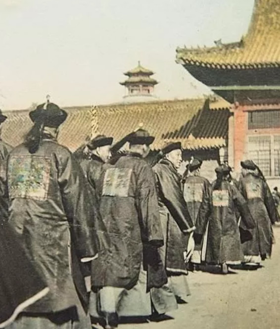 5张晚清罕见老照片,官员妻妾成群,最后一张的新娘子非常漂亮