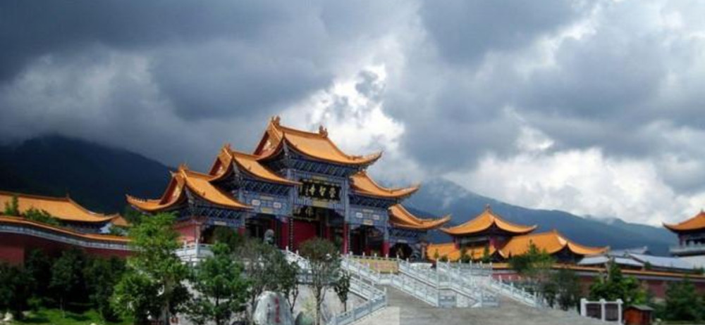 云南最出名的寺院,8位皇帝再此出家,比天龙寺还要厉害