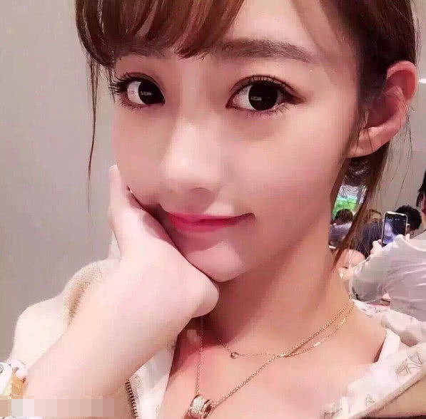 素颜也好看的3大星座女生,颜值担当,堪称"天然美女"