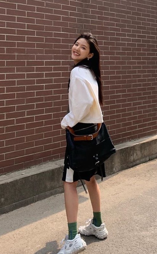 若不是看到章若楠,我不信"老爹鞋 绿色袜"那么好看,有