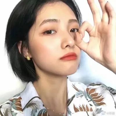 不容易撞头像的真人女生头像