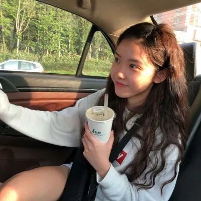不容易撞头像的真人女生头像