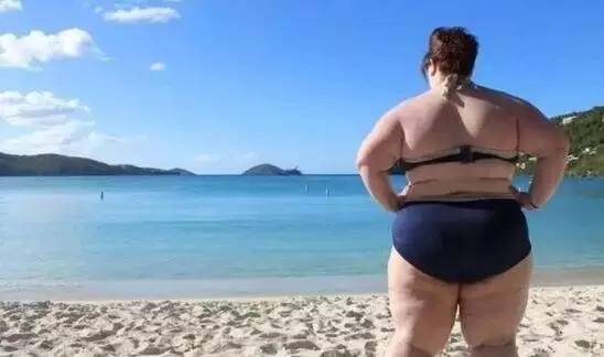 运动3年，却变成150斤，她脱下衣服震惊了无数人！