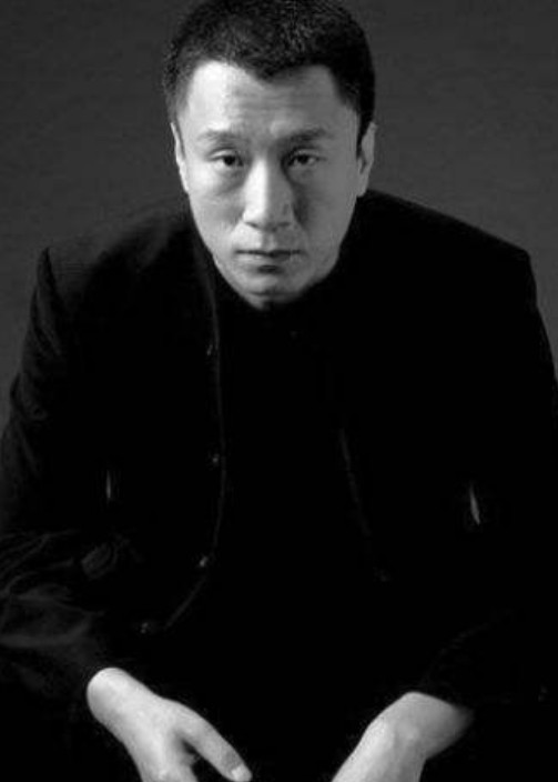孙红雷发文为室内吸烟道歉:引以为戒,绝无下次!