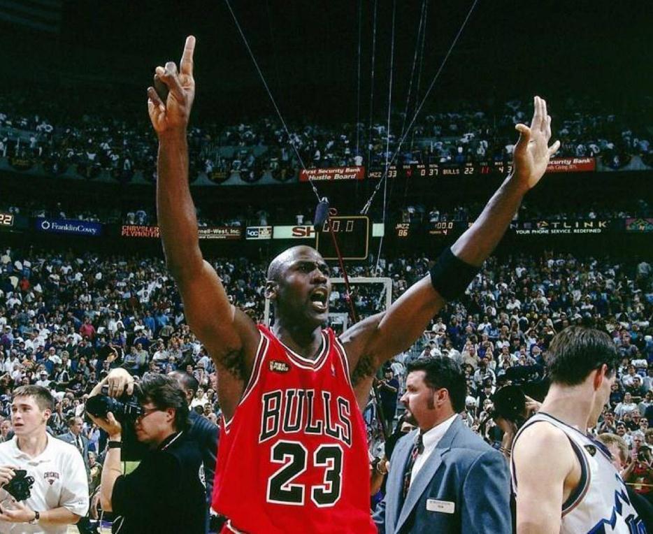 nba之神乔丹,在训练后身高直逼两米,球迷表示:太不可思议了